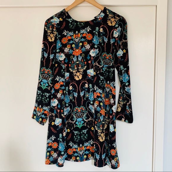 Zara Dresses & Skirts - ZARA Floral Shift Dress - Long Sleeves & Flowy